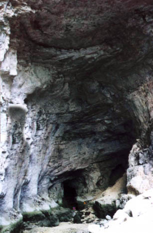 Bournillon-barlang bejrata